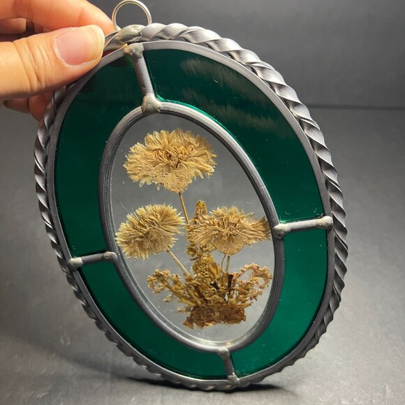 VTG Lasting Impressions Oval Lead Green Stained Glass & Dried Flowers Suncatcher - Picture 4 of 4
